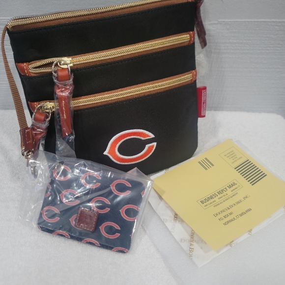 Dooney & Bourke Crossbody Sport - Picture 3 of 6